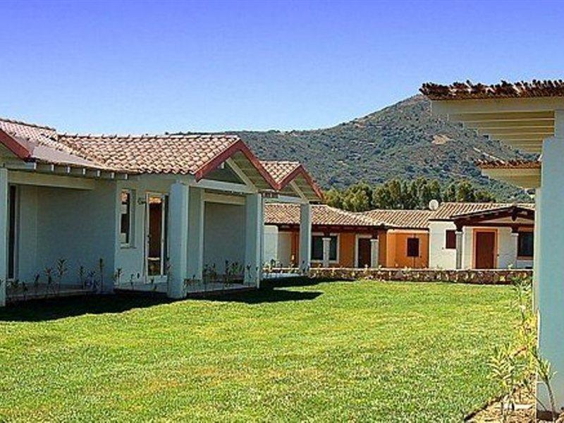 Hotel Budoni Beach Exterior photo